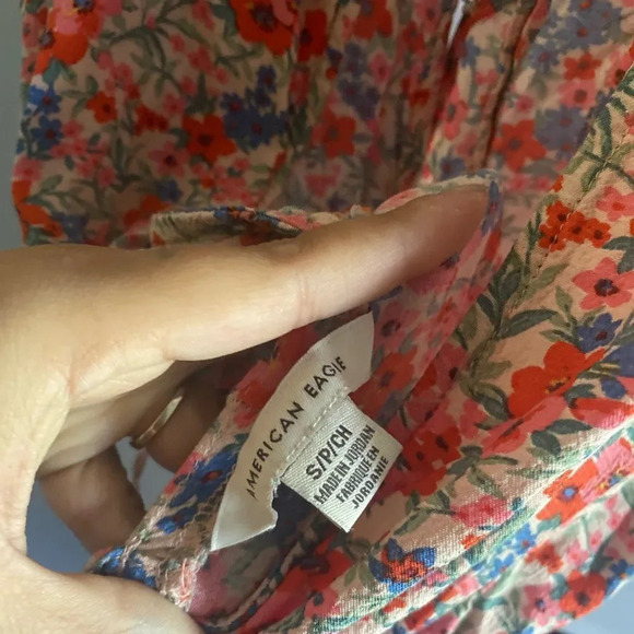 FALL CLEARANCE American Eagle Women's Sz S Multicolor Floral Open Back Romper - Picture 4 of 4